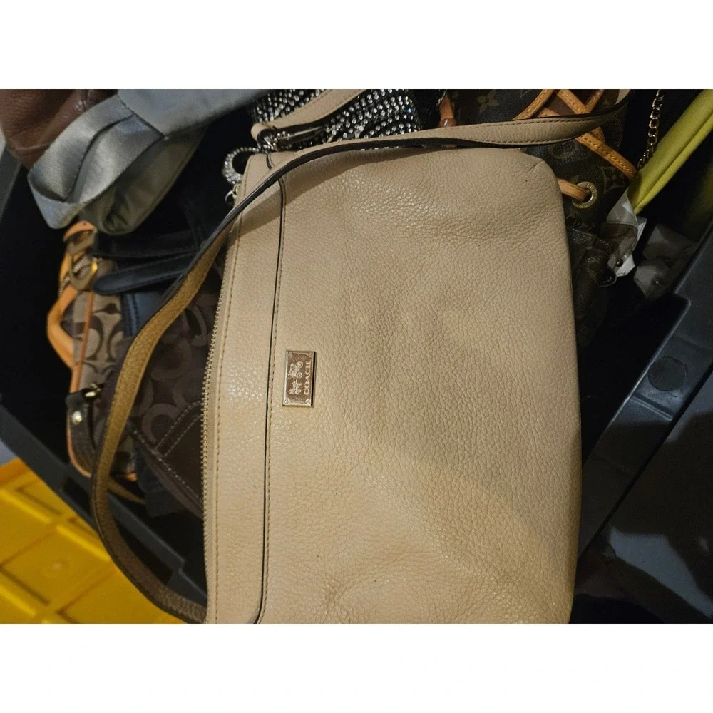 Coach Pebbled Leather Crossbody Bag Beige Tan Gold Hardware Zip Top Pocket